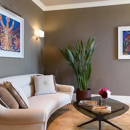 아파트호텔 토르나부오니 스위트 콜렉션 레지덴자 데포카 4*