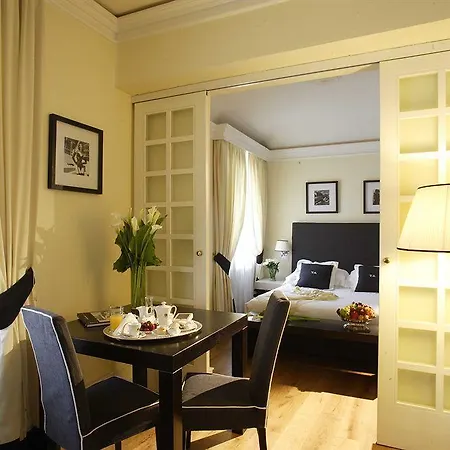 토르나부오니 스위트 콜렉션 레지덴자 데포카 아파트호텔