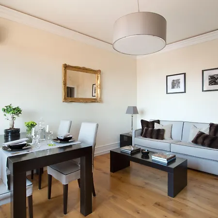 토르나부오니 스위트 콜렉션 레지덴자 데포카