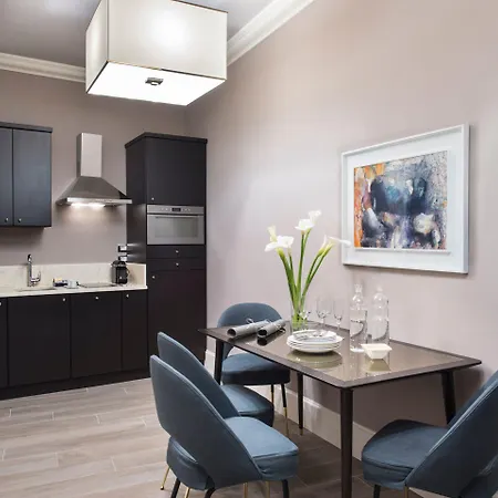 아파트호텔 토르나부오니 스위트 콜렉션 레지덴자 데포카